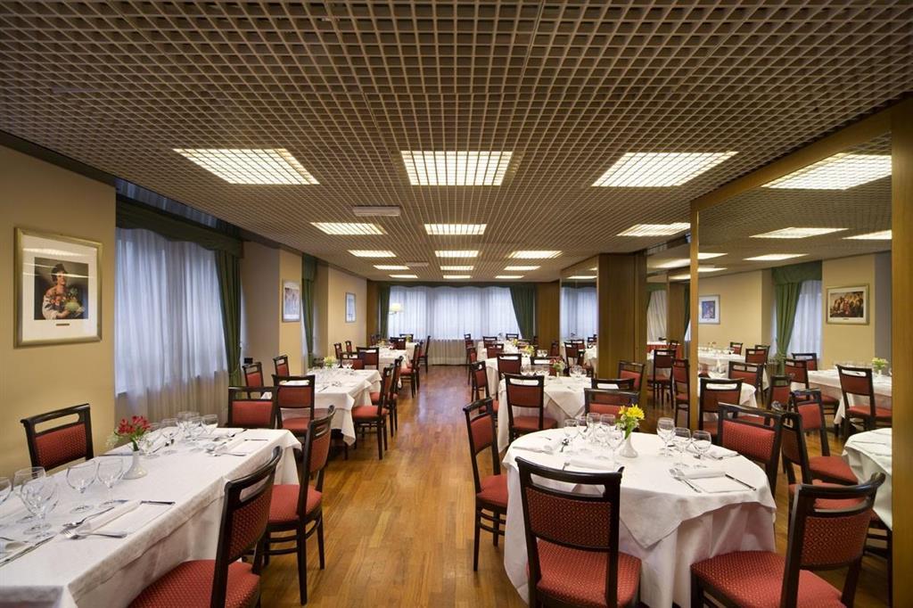 Unahotels Century Milano Restaurant photo